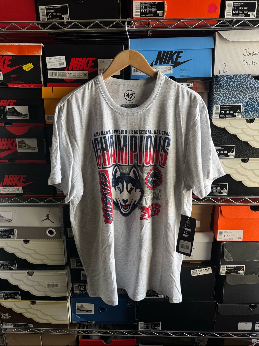 47 Brand Gray Huskies Champions Graphic Tee - Red & Blue Print